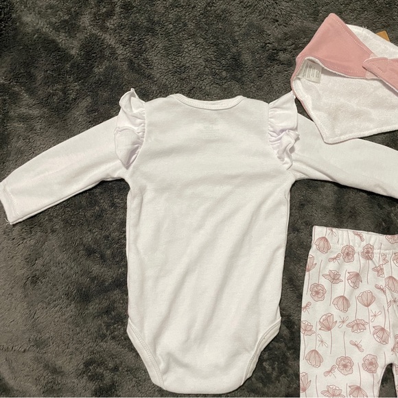Lily & Jack 6-9M 3pc Set Long Sleeve Onesie Pants & Bib - Picture 4 of 8